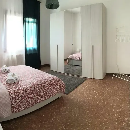 Joie A La Maison